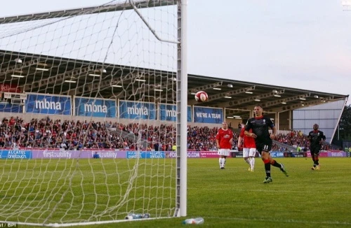 Giggs lập siêu phẩm trong ngày “Thế hệ vàng” 92 của M.U thua thảm