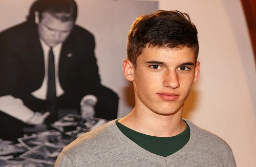 Real và Barca tranh giành thần đồng bóng đá Hungary