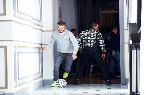 Sốc: Zidane rủ Bale, Moura tới “đập phá” cung điện nhà Beckham