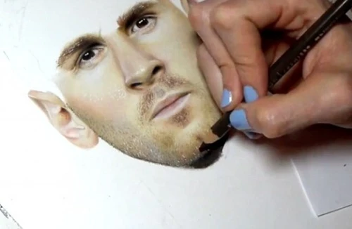 Choáng với bức vẽ chân dung Messi như thật bằng bút chì màu