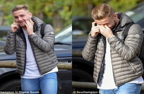 Thần đồng bóng Anh rơi lệ khi được gọi lên tuyển