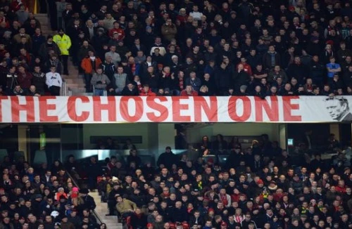 Chán và thất vọng với David Moyes, CĐV M.U chỉ trích Sir Alex