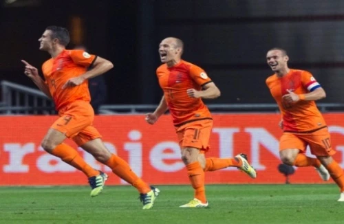 Hà Lan chốt danh sách dự World Cup: Không có chỗ cho sao trẻ!