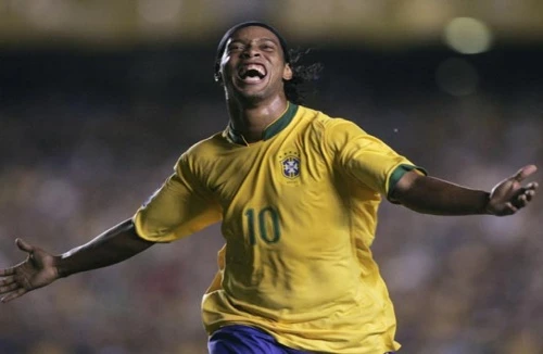 Ronaldinho hết cửa tham dự World Cup 2014