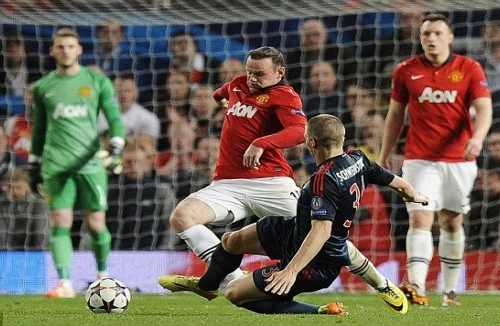 Rooney “phản pháo” về cáo buộc cố tình ăn vạ