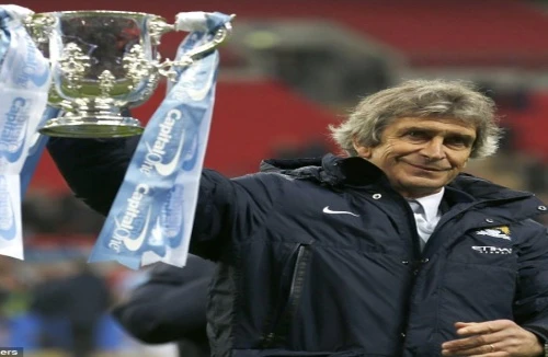 Pellergrini dính “vạ miệng” khi nhầm lẫn Man City và Man United