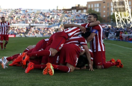 Atletico củng cố ngôi đầu, Diego Costa nhập viện