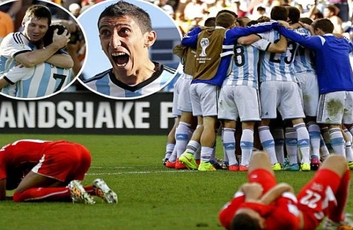 5 phút kịch tính trong hiệp phụ và thần may mắn đưa Argentina vào tứ kết