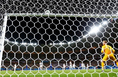 Chiêm ngưỡng pha đá phạt “siêu dị” của Pirlo