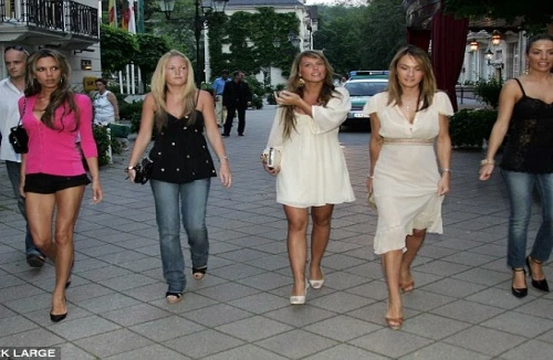 Các cầu thủ Tam Sư được “bật đèn xanh” với sex ở Brazil