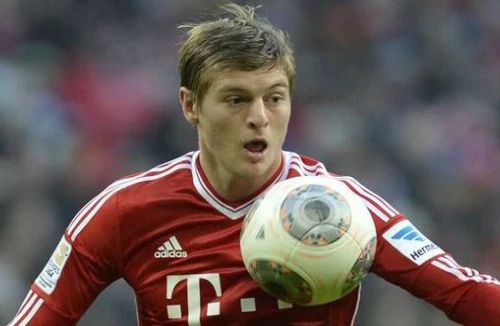 Bayern không bán, M.U vẫn quyết mua Toni Kroos