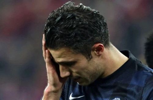 Robin van Persie lo lắng về tương lai ở M.U