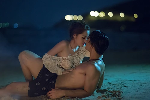 "Bỏng mắt" với tạo hình sexy của Bảo Anh trong "In the night"