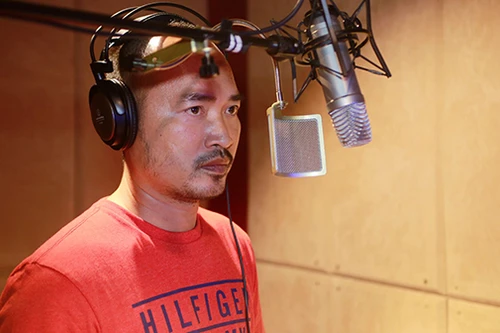 Tiến Luật "bấn loạn" trong lần đầu lồng tiếng cho "Xì Trum"