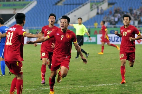 Việt Nam 3-1 Philippines: Ngôi đầu bảng quá thuyết phục!