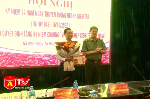 CATP Hà Nội kỷ niệm 74 năm ngày truyền thống ngành Kiểm tra Đảng