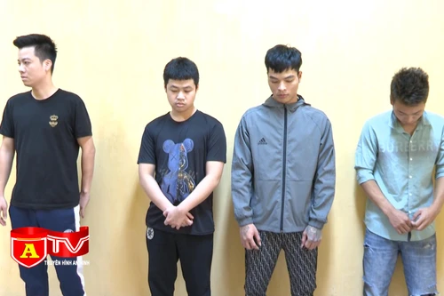 Mẫu thuẫn trong làm ăn, thuê người ném chất bẩn vào nhà