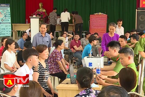 Đẩy mạnh chuyển đổi số để làm lợi thiết thực cho người dân