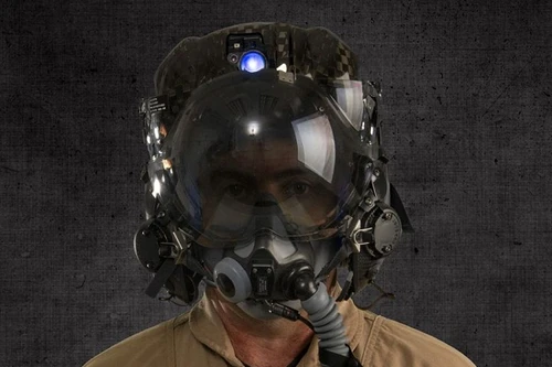 Xem mũ bay cực hiện đại của phi công lái F-35 Lightning II