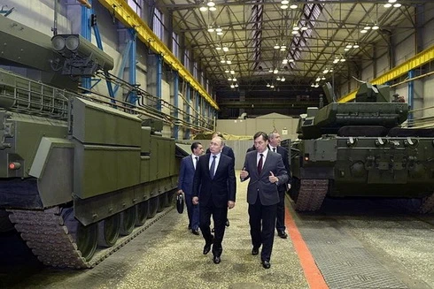 [ẢNH] Lộ diện robot chiến trường cỡ lớn trên khung gầm T-72B3 của Nga