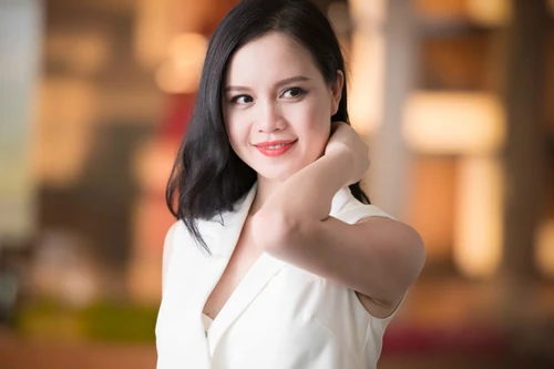 Á hậu Ngọc Oanh về đất Cảng tìm Hoa khôi Áo dài