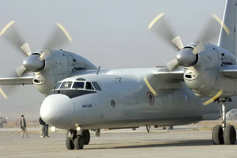 [ẢNH] Chiếc máy bay vận tải An-32 ''bí ẩn'' vừa bị bắn hạ tại Libya