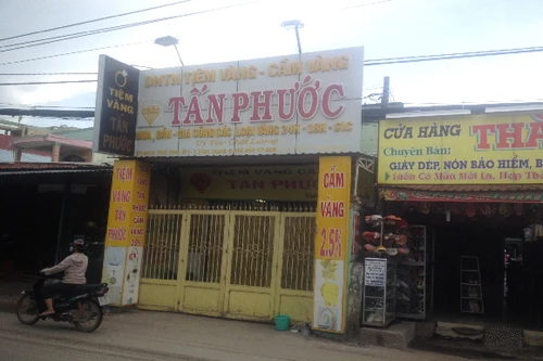 Bắt nóng tên cướp nổ súng cướp tiệm vàng táo tợn