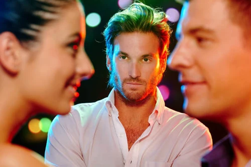 Những hành động có thể khiến chàng "cao chạy xa bay"