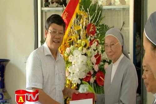 CATP Hà Nội chúc mừng Lễ kỷ niệm 125 năm Dòng Thánh Phaolo Hà Nội 