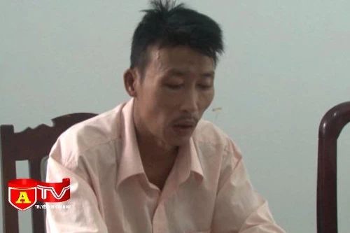 Say rượu, chồng dùng dao cứa cổ vợ giữa đường 