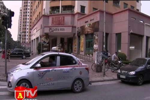 Sau vụ cứa cổ lái xe taxi, "nóng" chuyện lắp vách ngăn trên xe taxi