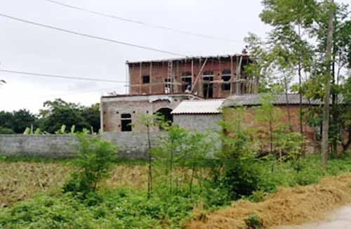 Lấn chiếm đất công, sử dụng đất sai mục đích... 