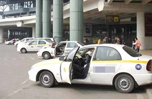 Bi hài chuyện đi taxi từ sân bay Nội Bài về Hà Nội 