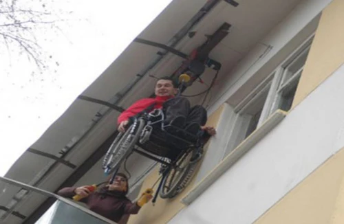 Chiếc thang máy tự chế