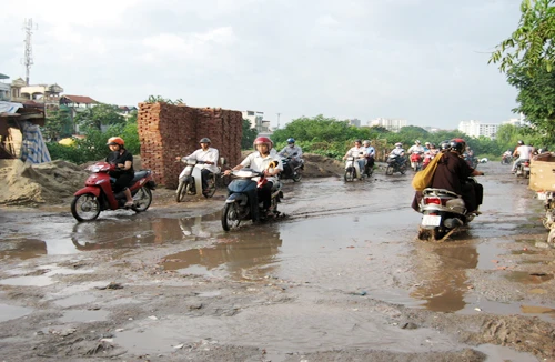 Đường làng sát khu đô thị kiểu mẫu 