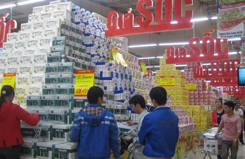 Doanh thu Tháng khuyến mại Hà Nội 2011 tăng 23,4% so với năm 2010.