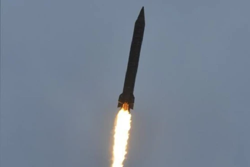 Pakistan lần đầu phóng tên lửa từ tàu ngầm, biểu dương sức mạnh với Ấn Độ