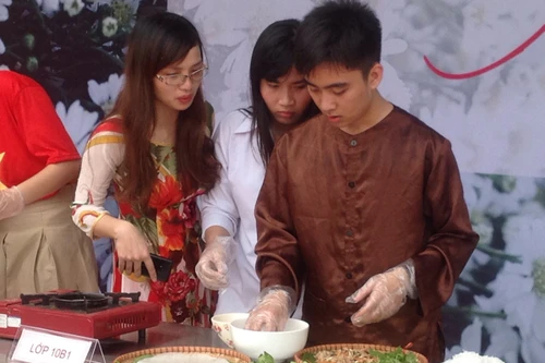 Ra trường có việc làm ngay với ngành hướng dẫn viên du lịch, dược, sư phạm mầm non