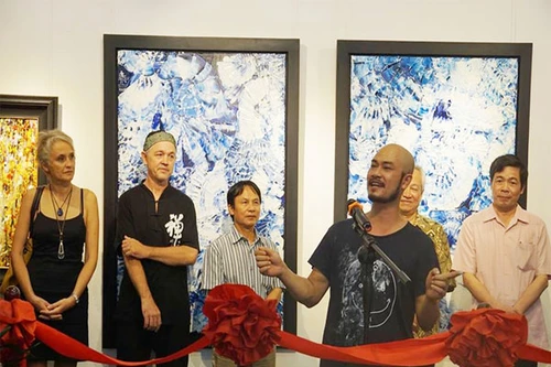 Xin "một vé đi tuổi thơ" nhờ hội họa