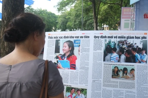 Ngành giáo dục lo học sinh phải bỏ học vì học phí