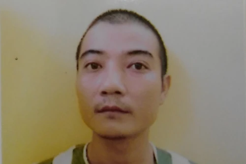 Chặn cửa hàng, ném chất bẩn đòi tiền... trông xe