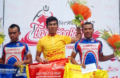 Chặng I giải xe đạp quốc tế: Bùi Minh Thụy đoạt áo vàng