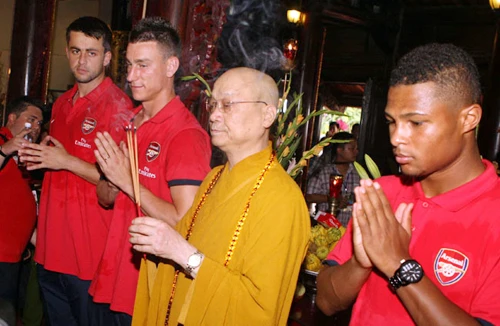 Những hình ảnh ấn tượng của Arsenal tại Hà Nội