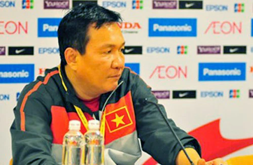 VFF cách chức HLV Hoàng Văn Phúc, nghi án U23 "bán độ"