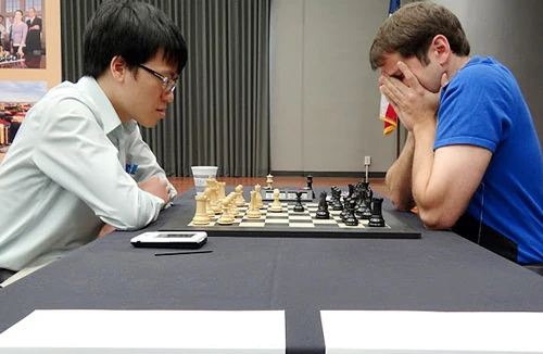 Quang Liêm chiếm lại ngôi đầu SPICE Cup