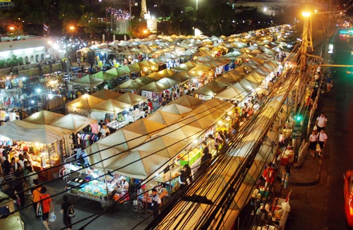 Choáng ngợp chợ đêm Bangkok