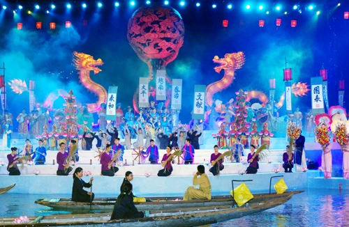 Sông Hương rực sáng khát khao “Thiên hạ thái bình”