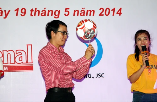 Vlogger Toàn Shinoda "trổ tài" chơi bóng nghệ thuật