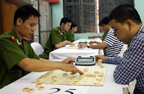 Gần 100 VĐV so tài tại Giải cờ tướng CATP Hà Nội 2014