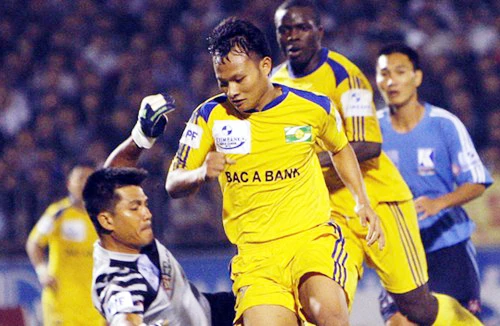 Nối gót Công Vinh, Trọng Hoàng "dứt áo" rời SLNA